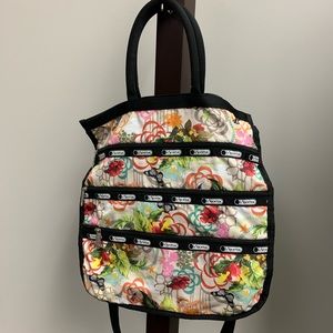 Adorable LeSportsac crossbody tote shoulder bag